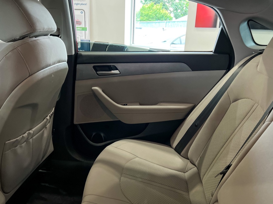 2019 Hyundai Sonata SE 2.4L, available for sale in Franklin Square, New York | Luxury Motor Club. Franklin Square, New York 2019 Hyundai Sonata SE 2.4L, available for sale in Franklin Square, New York | Luxury Motor Club. Franklin Square, New York