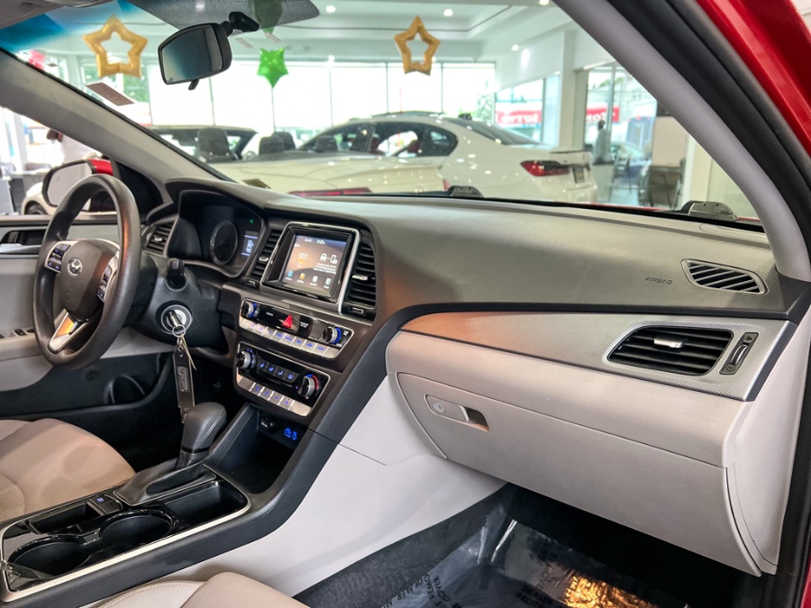 2019 Hyundai Sonata SE 2.4L, available for sale in Franklin Square, New York | Luxury Motor Club. Franklin Square, New York 2019 Hyundai Sonata SE 2.4L, available for sale in Franklin Square, New York | Luxury Motor Club. Franklin Square, New York