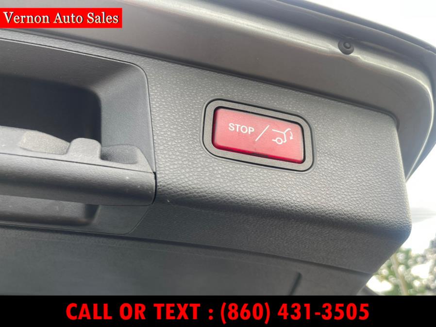 2015 Mercedes-Benz GLK-Class 4MATIC 4dr GLK350, available for sale in Manchester, Connecticut | Vernon Auto Sale & Service. Manchester, Connecticut 2015 Mercedes-Benz GLK-Class 4MATIC 4dr GLK350, available for sale in Manchester, Connecticut | Vernon Auto Sale & Service. Manchester, Connecticut
