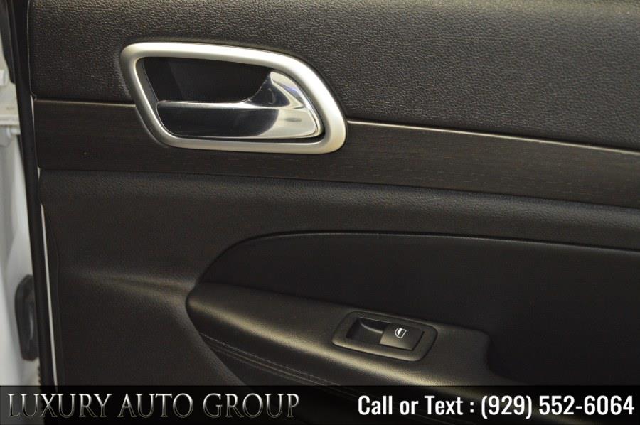 2015 Jeep Grand Cherokee 4WD 4dr Altitude, available for sale in Bronx, New York | Luxury Auto Group. Bronx, New York 2015 Jeep Grand Cherokee 4WD 4dr Altitude, available for sale in Bronx, New York | Luxury Auto Group. Bronx, New York