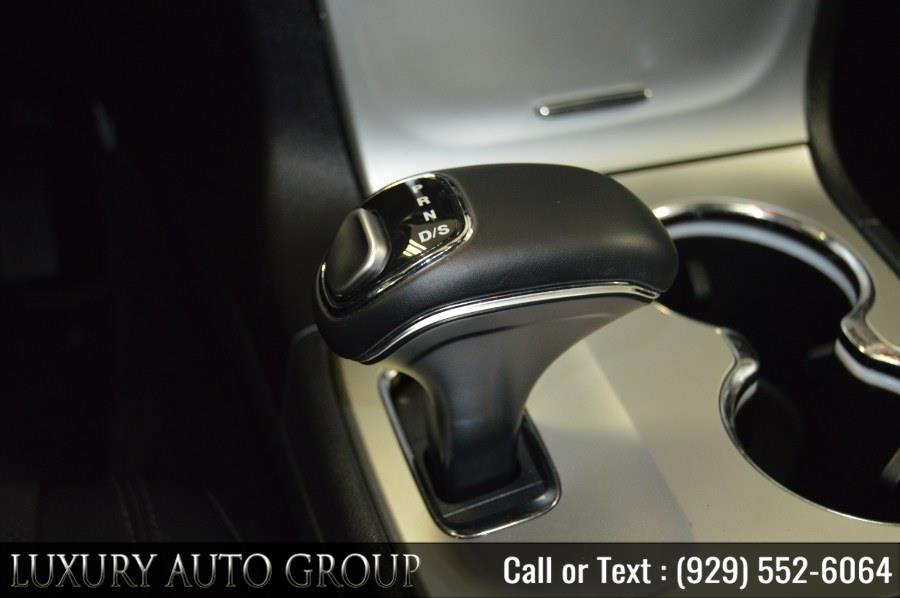 2015 Jeep Grand Cherokee 4WD 4dr Altitude, available for sale in Bronx, New York | Luxury Auto Group. Bronx, New York 2015 Jeep Grand Cherokee 4WD 4dr Altitude, available for sale in Bronx, New York | Luxury Auto Group. Bronx, New York