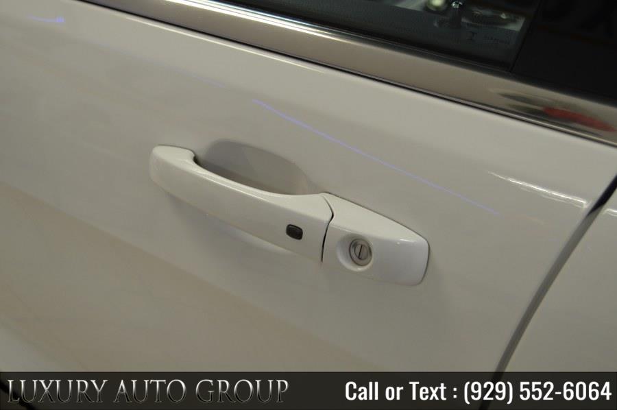 2015 Jeep Grand Cherokee 4WD 4dr Altitude, available for sale in Bronx, New York | Luxury Auto Group. Bronx, New York 2015 Jeep Grand Cherokee 4WD 4dr Altitude, available for sale in Bronx, New York | Luxury Auto Group. Bronx, New York