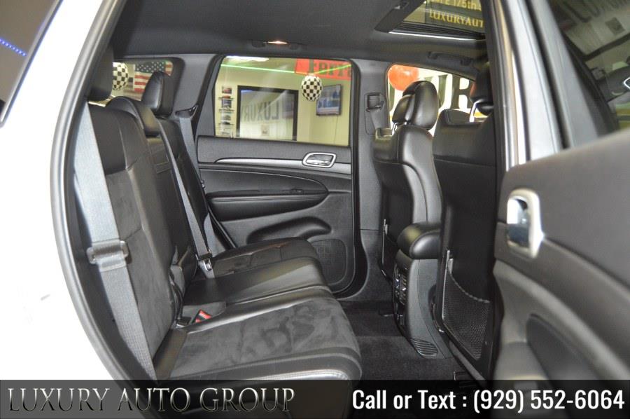 2015 Jeep Grand Cherokee 4WD 4dr Altitude, available for sale in Bronx, New York | Luxury Auto Group. Bronx, New York 2015 Jeep Grand Cherokee 4WD 4dr Altitude, available for sale in Bronx, New York | Luxury Auto Group. Bronx, New York