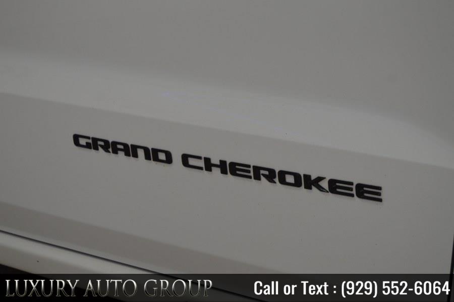 2015 Jeep Grand Cherokee 4WD 4dr Altitude, available for sale in Bronx, New York | Luxury Auto Group. Bronx, New York 2015 Jeep Grand Cherokee 4WD 4dr Altitude, available for sale in Bronx, New York | Luxury Auto Group. Bronx, New York