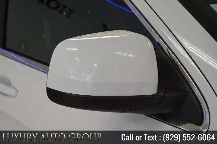 2015 Jeep Grand Cherokee 4WD 4dr Altitude, available for sale in Bronx, New York | Luxury Auto Group. Bronx, New York 2015 Jeep Grand Cherokee 4WD 4dr Altitude, available for sale in Bronx, New York | Luxury Auto Group. Bronx, New York