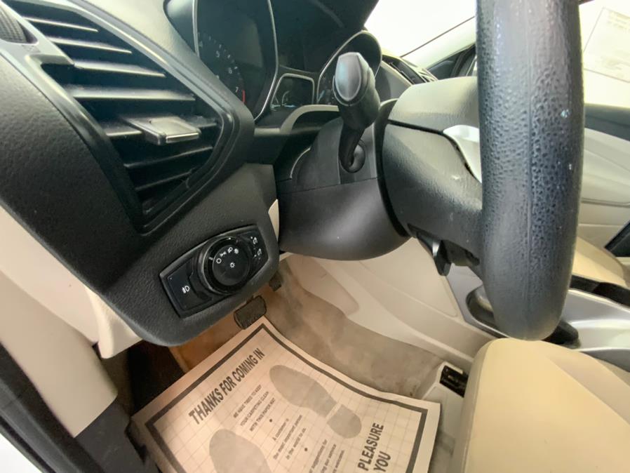 2016 Ford Escape FWD 4dr SE, available for sale in Hartford, Connecticut | Franklin Motors Auto Sales LLC. Hartford, Connecticut 2016 Ford Escape FWD 4dr SE, available for sale in Hartford, Connecticut | Franklin Motors Auto Sales LLC. Hartford, Connecticut