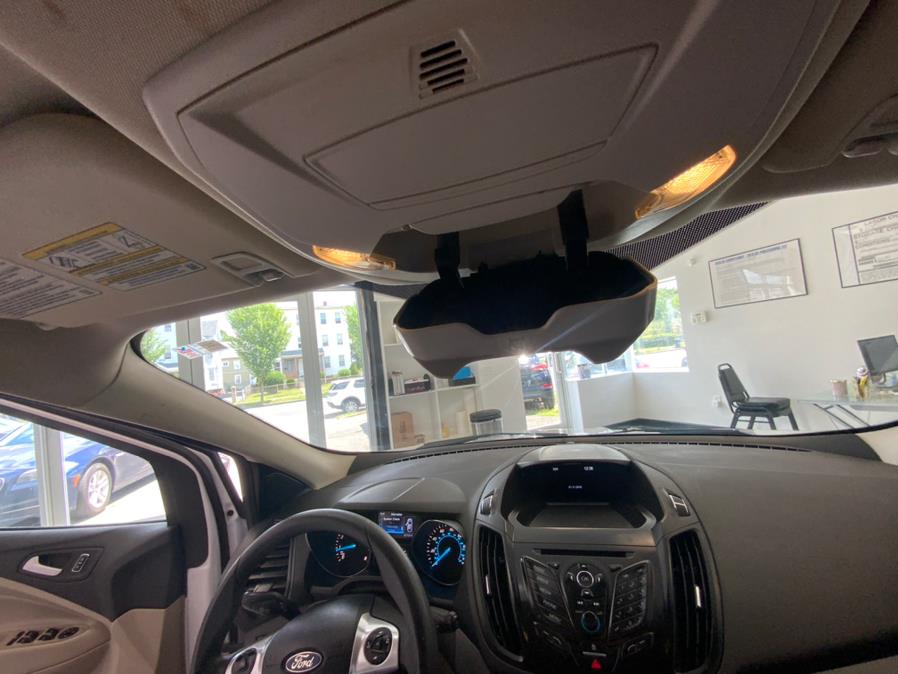 2016 Ford Escape FWD 4dr SE, available for sale in Hartford, Connecticut | Franklin Motors Auto Sales LLC. Hartford, Connecticut 2016 Ford Escape FWD 4dr SE, available for sale in Hartford, Connecticut | Franklin Motors Auto Sales LLC. Hartford, Connecticut