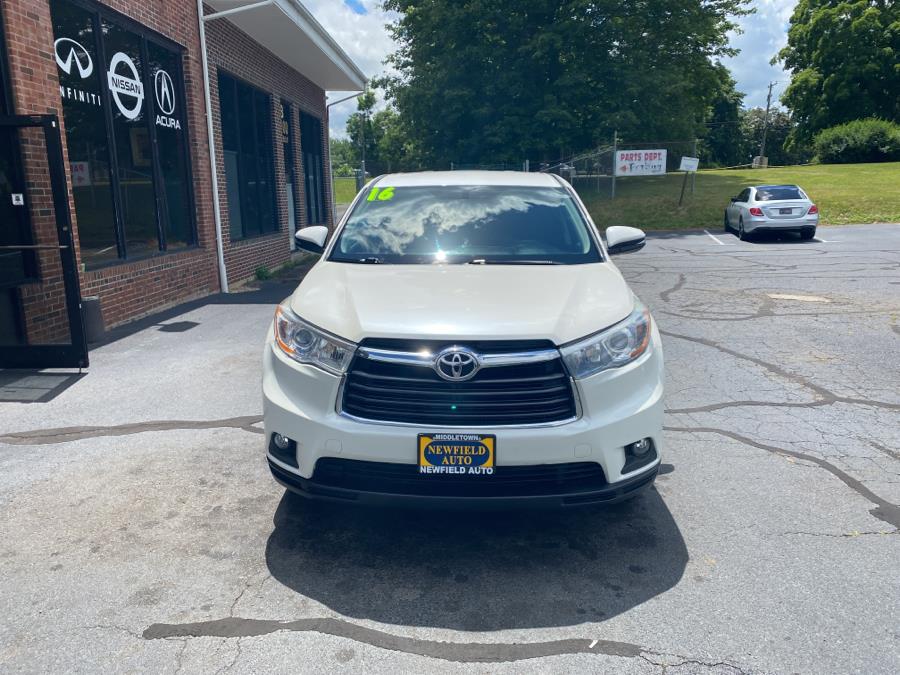 Used Toyota Highlander AWD 4dr V6 LE (Natl) 2016 | Newfield Auto Sales. Middletown, Connecticut Used Toyota Highlander AWD 4dr V6 LE (Natl) 2016 | Newfield Auto Sales. Middletown, Connecticut