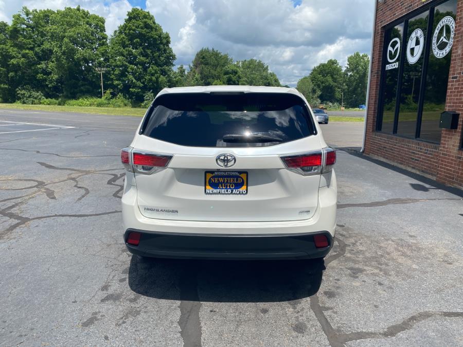 Used Toyota Highlander AWD 4dr V6 LE (Natl) 2016 | Newfield Auto Sales. Middletown, Connecticut Used Toyota Highlander AWD 4dr V6 LE (Natl) 2016 | Newfield Auto Sales. Middletown, Connecticut