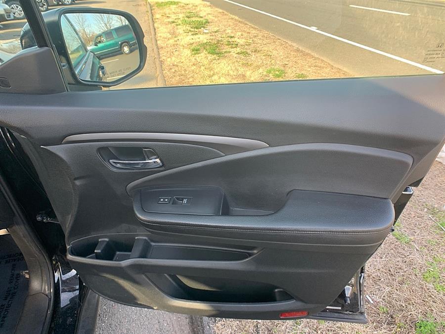Used Honda Pilot EX-L 2019 | Smart Buy Auto Sales, LLC. Wallingford, Connecticut Used Honda Pilot EX-L 2019 | Smart Buy Auto Sales, LLC. Wallingford, Connecticut