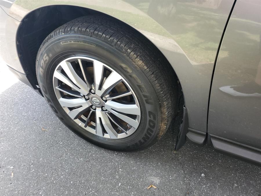Used Nissan Pathfinder 4x4 SL 2019 | L.I. Auto Gallery. Islip, New York Used Nissan Pathfinder 4x4 SL 2019 | L.I. Auto Gallery. Islip, New York