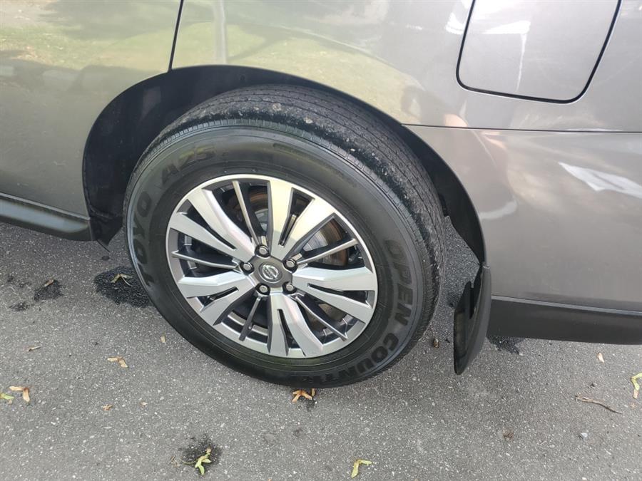 Used Nissan Pathfinder 4x4 SL 2019 | L.I. Auto Gallery. Islip, New York Used Nissan Pathfinder 4x4 SL 2019 | L.I. Auto Gallery. Islip, New York
