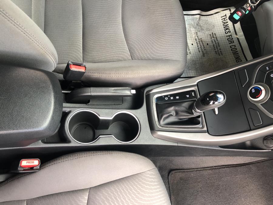 2015 Hyundai Elantra 4dr Sdn Auto SE, available for sale in Waterbury, Connecticut | National Auto Brokers, Inc.. Waterbury, Connecticut 2015 Hyundai Elantra 4dr Sdn Auto SE, available for sale in Waterbury, Connecticut | National Auto Brokers, Inc.. Waterbury, Connecticut