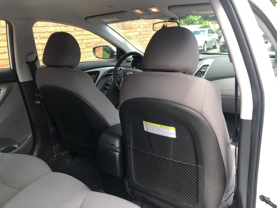 2015 Hyundai Elantra 4dr Sdn Auto SE, available for sale in Waterbury, Connecticut | National Auto Brokers, Inc.. Waterbury, Connecticut 2015 Hyundai Elantra 4dr Sdn Auto SE, available for sale in Waterbury, Connecticut | National Auto Brokers, Inc.. Waterbury, Connecticut