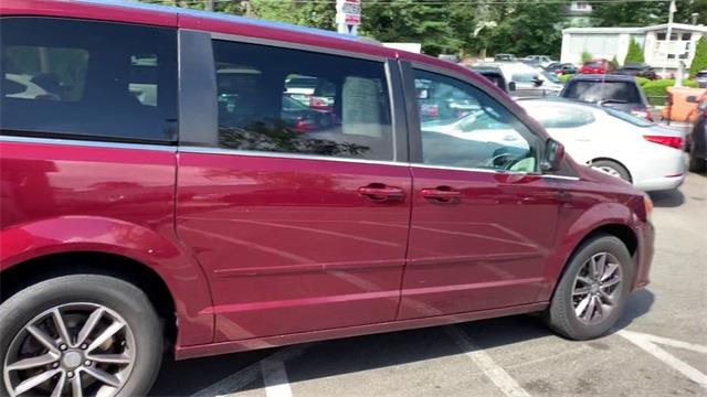 2017 Dodge Grand Caravan SXT, available for sale in Stratford, Connecticut | Wiz Leasing Inc. Stratford, Connecticut 2017 Dodge Grand Caravan SXT, available for sale in Stratford, Connecticut | Wiz Leasing Inc. Stratford, Connecticut
