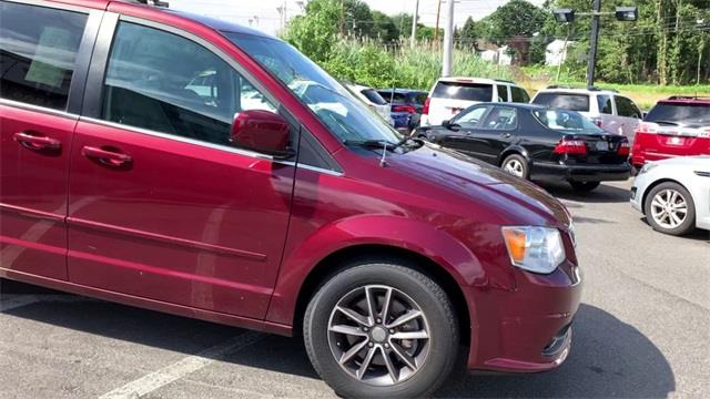 2017 Dodge Grand Caravan SXT, available for sale in Stratford, Connecticut | Wiz Leasing Inc. Stratford, Connecticut 2017 Dodge Grand Caravan SXT, available for sale in Stratford, Connecticut | Wiz Leasing Inc. Stratford, Connecticut
