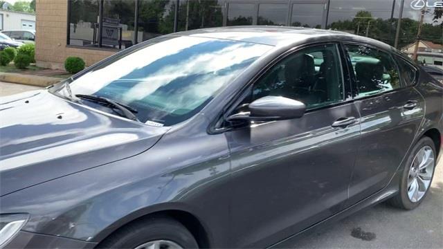 2015 Chrysler 200 S, available for sale in Stratford, Connecticut | Wiz Leasing Inc. Stratford, Connecticut 2015 Chrysler 200 S, available for sale in Stratford, Connecticut | Wiz Leasing Inc. Stratford, Connecticut