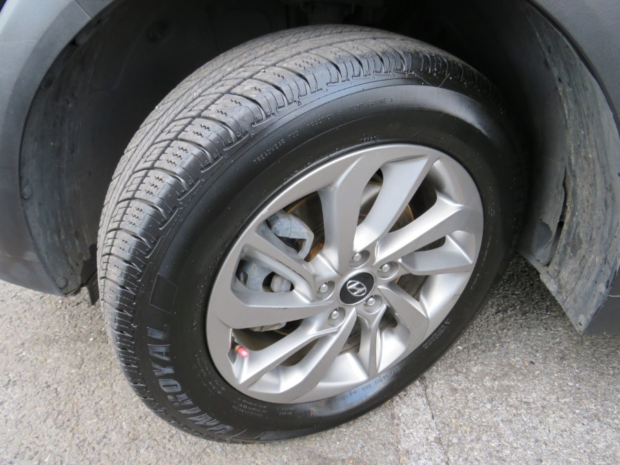 2018 Hyundai Tucson SE AWD, available for sale in Middle Village, New York | Road Masters II INC. Middle Village, New York 2018 Hyundai Tucson SE AWD, available for sale in Middle Village, New York | Road Masters II INC. Middle Village, New York