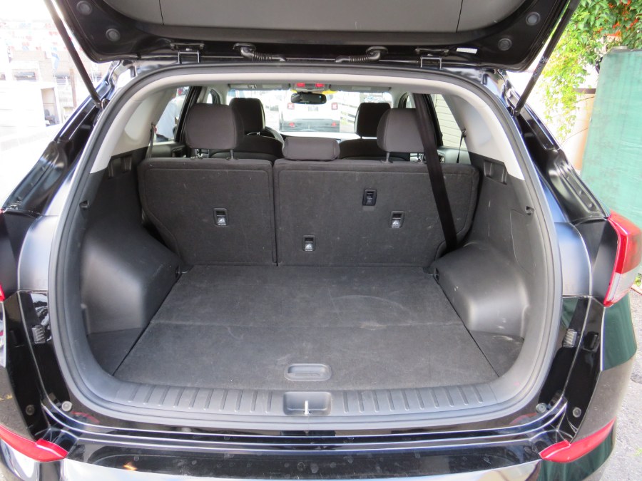 2018 Hyundai Tucson SE AWD, available for sale in Middle Village, New York | Road Masters II INC. Middle Village, New York 2018 Hyundai Tucson SE AWD, available for sale in Middle Village, New York | Road Masters II INC. Middle Village, New York