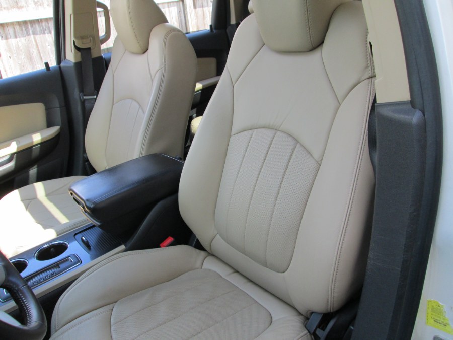 2012 Chevrolet Traverse AWD 4dr LTZ, available for sale in Levittown, Pennsylvania | Levittown Auto. Levittown, Pennsylvania 2012 Chevrolet Traverse AWD 4dr LTZ, available for sale in Levittown, Pennsylvania | Levittown Auto. Levittown, Pennsylvania