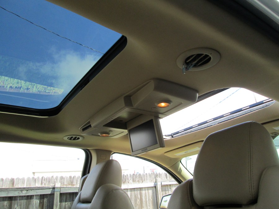 2012 Chevrolet Traverse AWD 4dr LTZ, available for sale in Levittown, Pennsylvania | Levittown Auto. Levittown, Pennsylvania 2012 Chevrolet Traverse AWD 4dr LTZ, available for sale in Levittown, Pennsylvania | Levittown Auto. Levittown, Pennsylvania