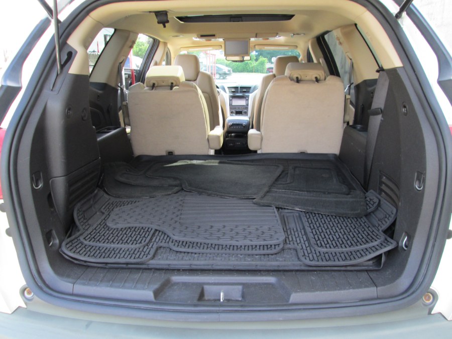 2012 Chevrolet Traverse AWD 4dr LTZ, available for sale in Levittown, Pennsylvania | Levittown Auto. Levittown, Pennsylvania 2012 Chevrolet Traverse AWD 4dr LTZ, available for sale in Levittown, Pennsylvania | Levittown Auto. Levittown, Pennsylvania