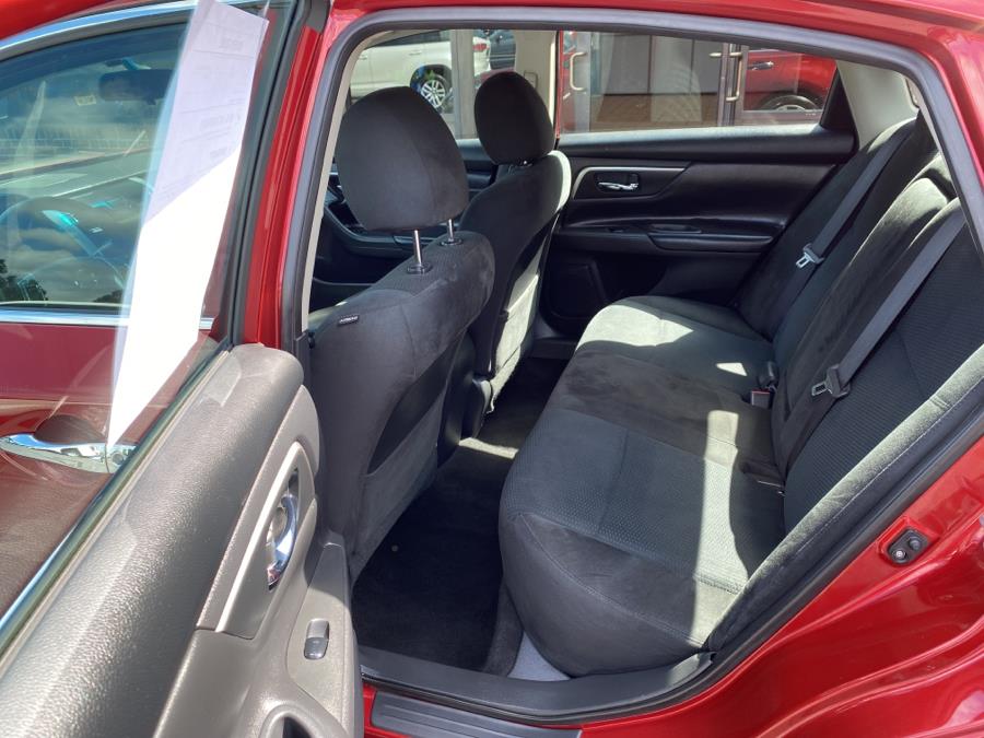2015 Nissan Altima 4dr Sdn I4 2.5 S, available for sale in Middletown, Connecticut | Newfield Auto Sales. Middletown, Connecticut 2015 Nissan Altima 4dr Sdn I4 2.5 S, available for sale in Middletown, Connecticut | Newfield Auto Sales. Middletown, Connecticut