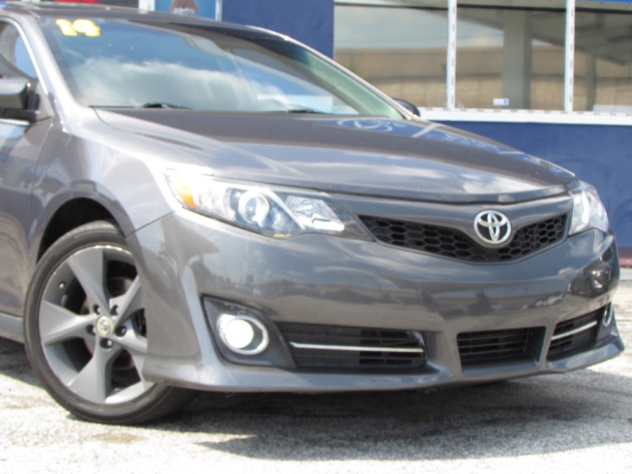 Used Toyota Camry 4dr Sdn I4 Auto SE Sport (Natl) *Ltd Avail* 2014 | VIP Auto Enterprise, Inc. Orlando, Florida Used Toyota Camry 4dr Sdn I4 Auto SE Sport (Natl) *Ltd Avail* 2014 | VIP Auto Enterprise, Inc. Orlando, Florida
