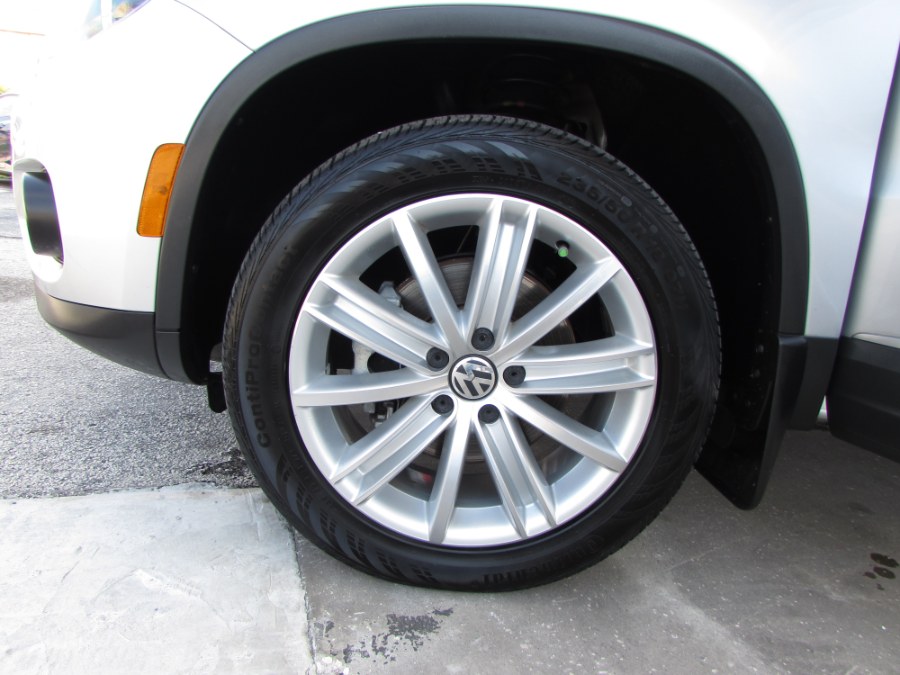 Used Volkswagen Tiguan 2WD 4dr Auto S 2015 | VIP Auto Enterprise, Inc. Orlando, Florida Used Volkswagen Tiguan 2WD 4dr Auto S 2015 | VIP Auto Enterprise, Inc. Orlando, Florida