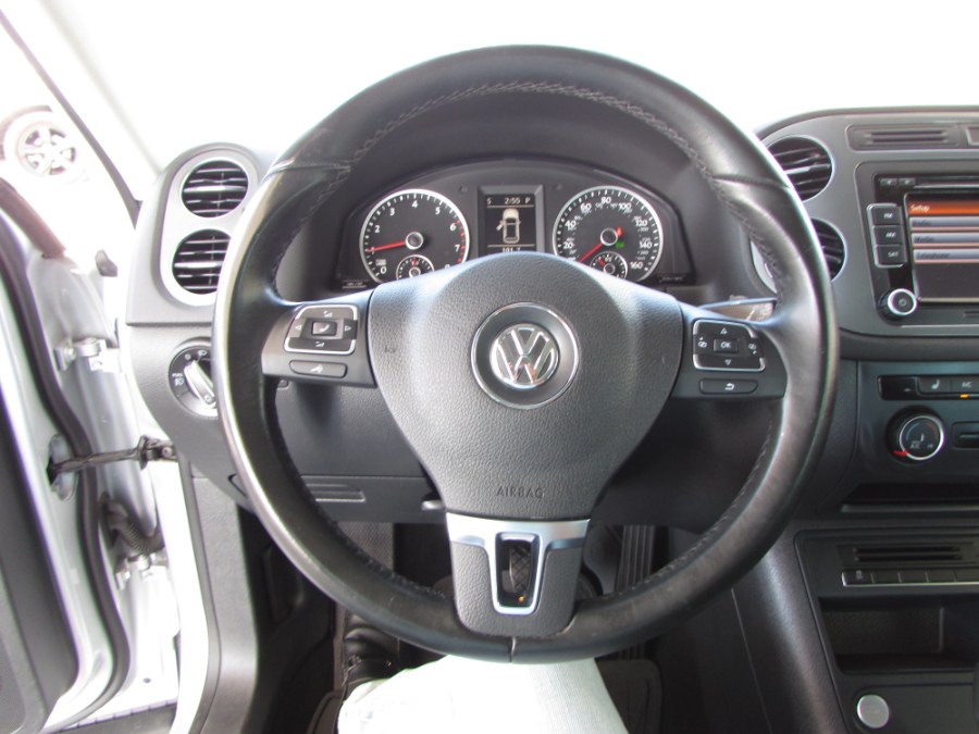 Used Volkswagen Tiguan 2WD 4dr Auto S 2015 | VIP Auto Enterprise, Inc. Orlando, Florida Used Volkswagen Tiguan 2WD 4dr Auto S 2015 | VIP Auto Enterprise, Inc. Orlando, Florida