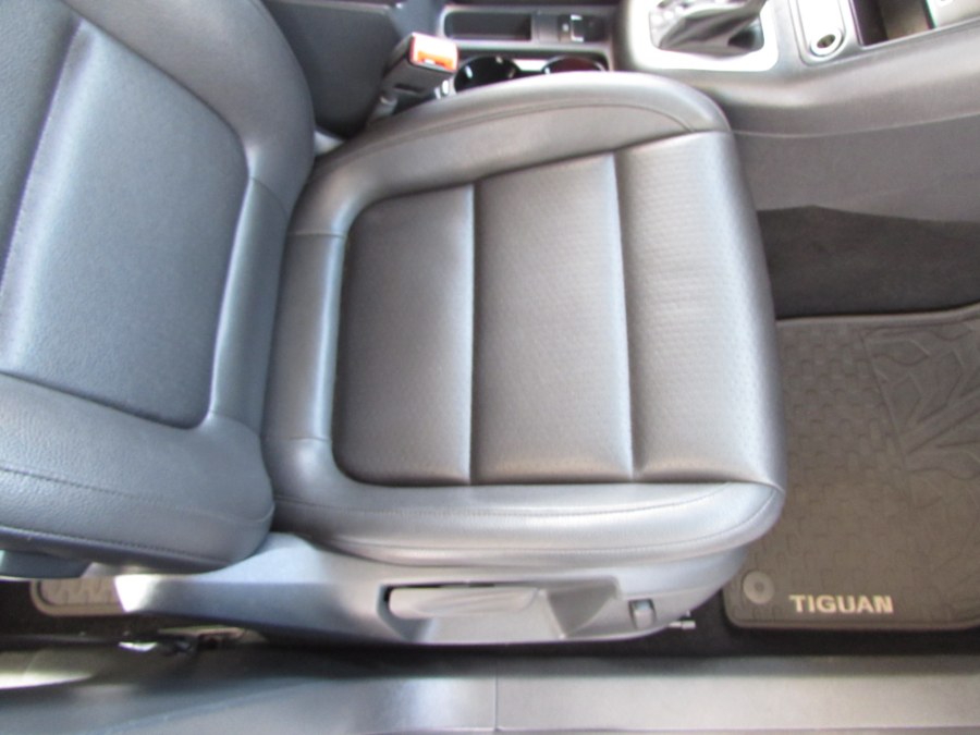 Used Volkswagen Tiguan 2WD 4dr Auto S 2015 | VIP Auto Enterprise, Inc. Orlando, Florida Used Volkswagen Tiguan 2WD 4dr Auto S 2015 | VIP Auto Enterprise, Inc. Orlando, Florida