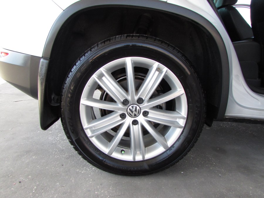 Used Volkswagen Tiguan 2WD 4dr Auto S 2015 | VIP Auto Enterprise, Inc. Orlando, Florida Used Volkswagen Tiguan 2WD 4dr Auto S 2015 | VIP Auto Enterprise, Inc. Orlando, Florida