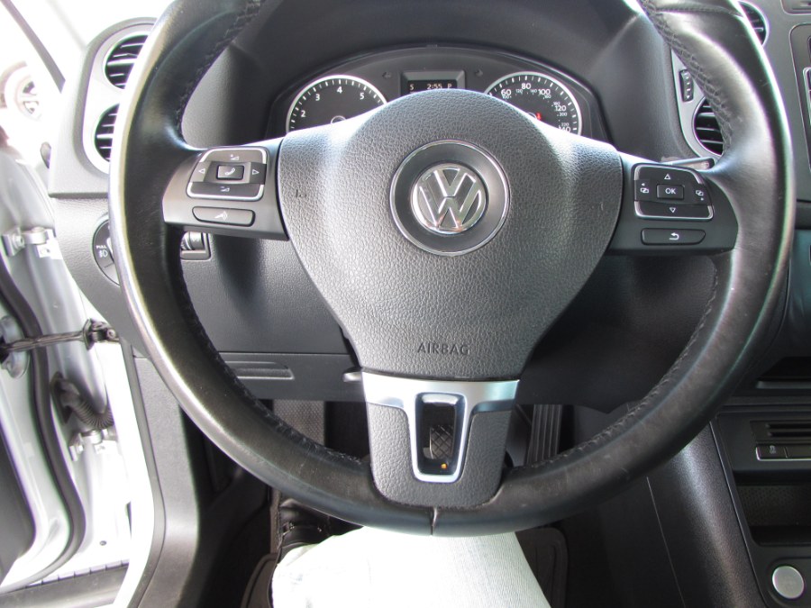 Used Volkswagen Tiguan 2WD 4dr Auto S 2015 | VIP Auto Enterprise, Inc. Orlando, Florida Used Volkswagen Tiguan 2WD 4dr Auto S 2015 | VIP Auto Enterprise, Inc. Orlando, Florida