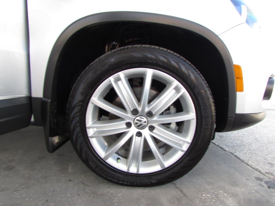 Used Volkswagen Tiguan 2WD 4dr Auto S 2015 | VIP Auto Enterprise, Inc. Orlando, Florida Used Volkswagen Tiguan 2WD 4dr Auto S 2015 | VIP Auto Enterprise, Inc. Orlando, Florida