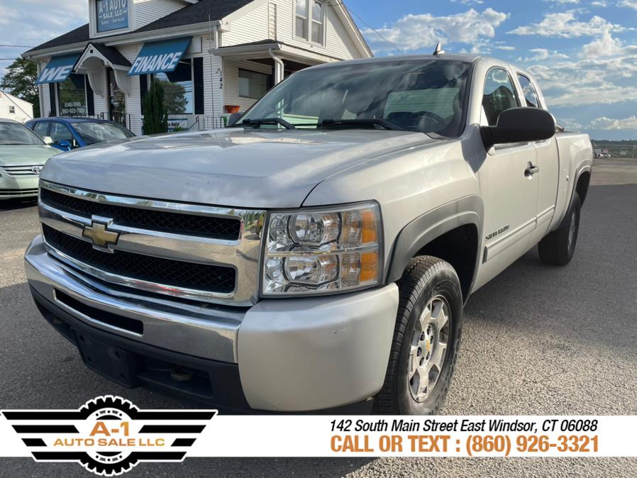 2010 Chevrolet Silverado 1500 4WD Ext Cab 143.5" LT, available for sale in East Windsor, Connecticut | A1 Auto Sale LLC. East Windsor, Connecticut