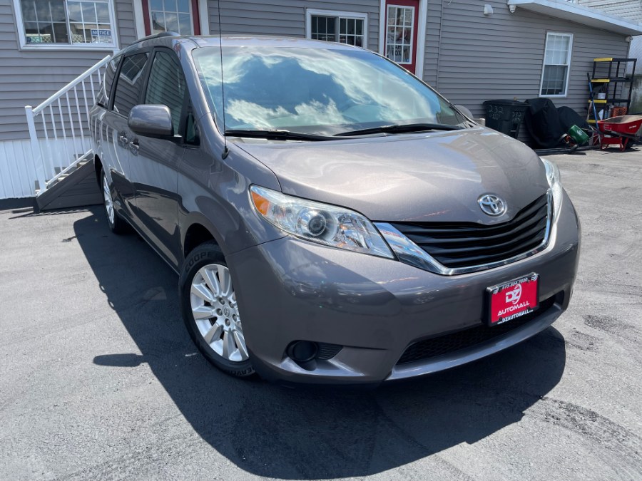 Used Toyota Sienna 5dr 7-Pass Van V6 LE AWD (Natl) 2012 | DZ Automall. Paterson, New Jersey
