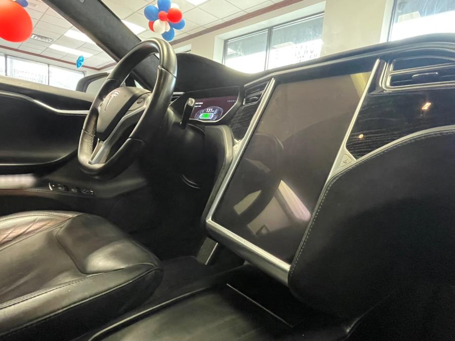 2016 Tesla Model S 4dr Sdn RWD 70 kWh Battery, available for sale in Inwood, New York | 5 Towns Drive. Inwood, New York 2016 Tesla Model S 4dr Sdn RWD 70 kWh Battery, available for sale in Inwood, New York | 5 Towns Drive. Inwood, New York
