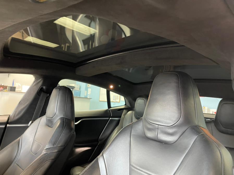 2016 Tesla Model S 4dr Sdn RWD 70 kWh Battery, available for sale in Inwood, New York | 5 Towns Drive. Inwood, New York 2016 Tesla Model S 4dr Sdn RWD 70 kWh Battery, available for sale in Inwood, New York | 5 Towns Drive. Inwood, New York