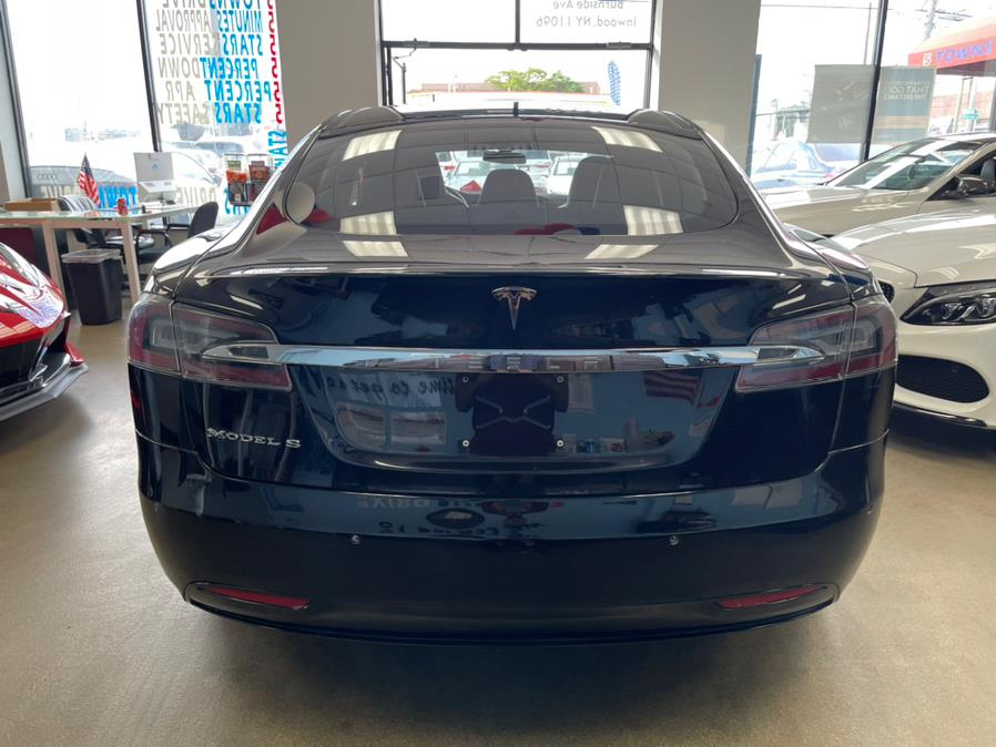 2016 Tesla Model S 4dr Sdn RWD 70 kWh Battery, available for sale in Inwood, New York | 5 Towns Drive. Inwood, New York 2016 Tesla Model S 4dr Sdn RWD 70 kWh Battery, available for sale in Inwood, New York | 5 Towns Drive. Inwood, New York