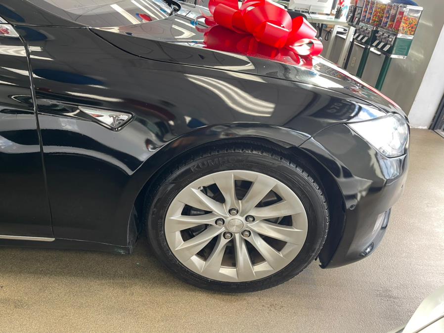2016 Tesla Model S 4dr Sdn RWD 70 kWh Battery, available for sale in Inwood, New York | 5 Towns Drive. Inwood, New York 2016 Tesla Model S 4dr Sdn RWD 70 kWh Battery, available for sale in Inwood, New York | 5 Towns Drive. Inwood, New York