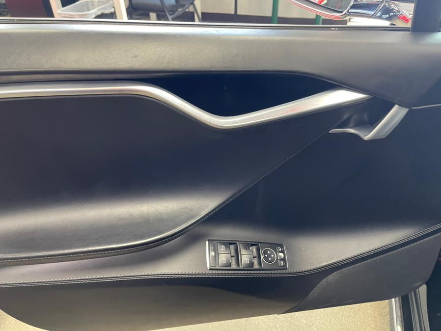 2016 Tesla Model S 4dr Sdn RWD 70 kWh Battery, available for sale in Inwood, New York | 5 Towns Drive. Inwood, New York 2016 Tesla Model S 4dr Sdn RWD 70 kWh Battery, available for sale in Inwood, New York | 5 Towns Drive. Inwood, New York