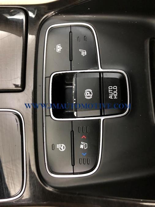 Used Kia Cadenza 4dr Sdn Premium 2014 | J&M Automotive Sls&Svc LLC. Naugatuck, Connecticut Used Kia Cadenza 4dr Sdn Premium 2014 | J&M Automotive Sls&Svc LLC. Naugatuck, Connecticut
