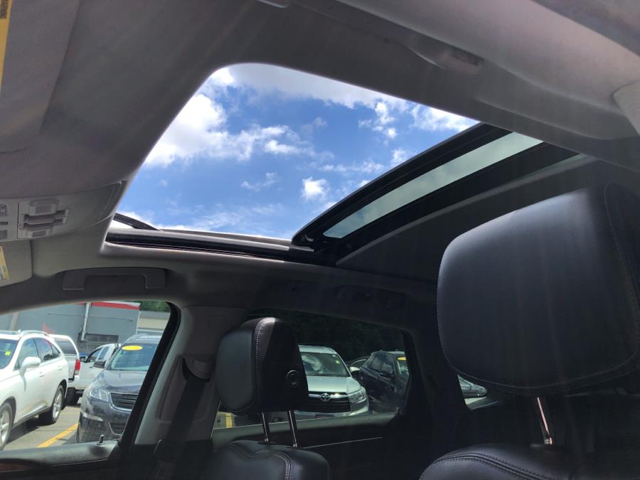 2014 Cadillac SRX AWD 4dr Luxury Collection, available for sale in Waterbury, Connecticut | National Auto Brokers, Inc.. Waterbury, Connecticut 2014 Cadillac SRX AWD 4dr Luxury Collection, available for sale in Waterbury, Connecticut | National Auto Brokers, Inc.. Waterbury, Connecticut