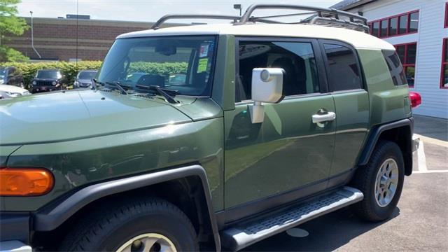 2010 Toyota Fj Cruiser Base, available for sale in Stratford, Connecticut | Wiz Leasing Inc. Stratford, Connecticut 2010 Toyota Fj Cruiser Base, available for sale in Stratford, Connecticut | Wiz Leasing Inc. Stratford, Connecticut