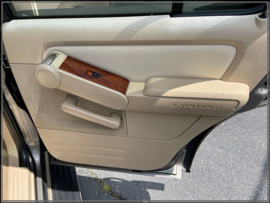 2006 Ford Explorer 4dr 114" WB 4.0L Eddie Bauer 4WD, available for sale in Huntington Station, New York | My Auto Inc.. Huntington Station, New York 2006 Ford Explorer 4dr 114" WB 4.0L Eddie Bauer 4WD, available for sale in Huntington Station, New York | My Auto Inc.. Huntington Station, New York