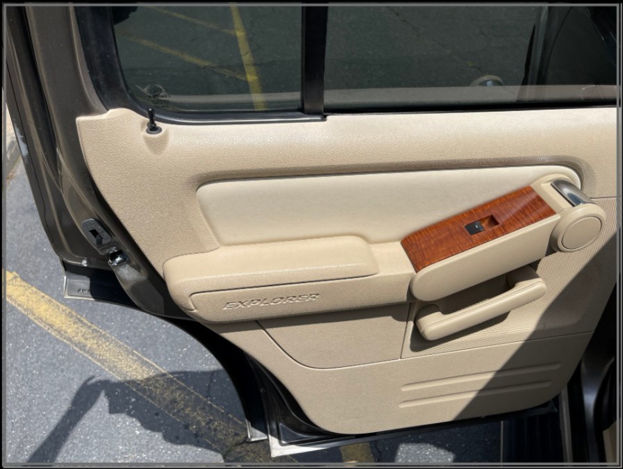 2006 Ford Explorer 4dr 114" WB 4.0L Eddie Bauer 4WD, available for sale in Huntington Station, New York | My Auto Inc.. Huntington Station, New York 2006 Ford Explorer 4dr 114" WB 4.0L Eddie Bauer 4WD, available for sale in Huntington Station, New York | My Auto Inc.. Huntington Station, New York