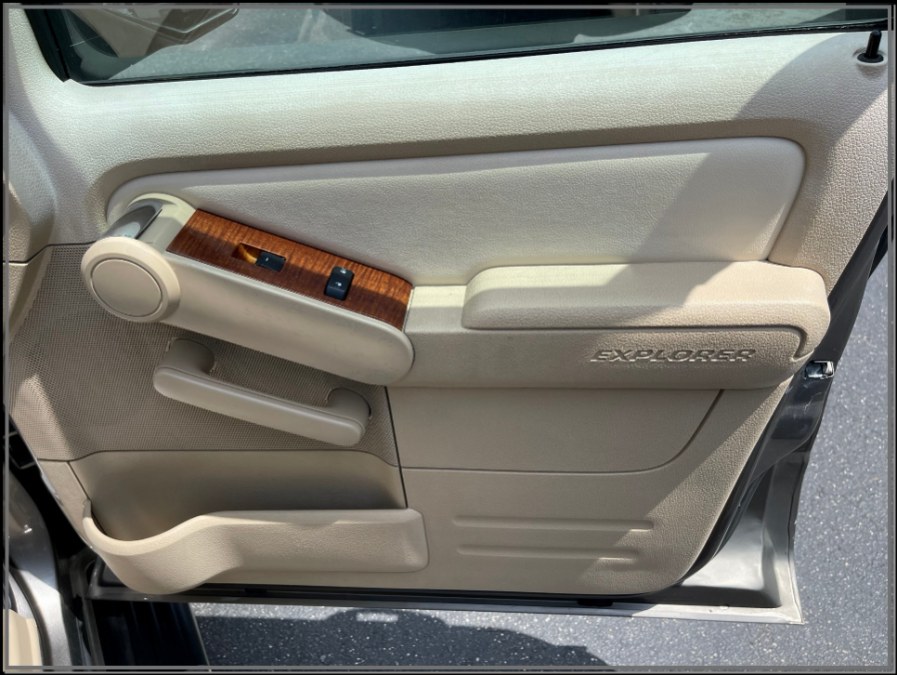 2006 Ford Explorer 4dr 114" WB 4.0L Eddie Bauer 4WD, available for sale in Huntington Station, New York | My Auto Inc.. Huntington Station, New York 2006 Ford Explorer 4dr 114" WB 4.0L Eddie Bauer 4WD, available for sale in Huntington Station, New York | My Auto Inc.. Huntington Station, New York