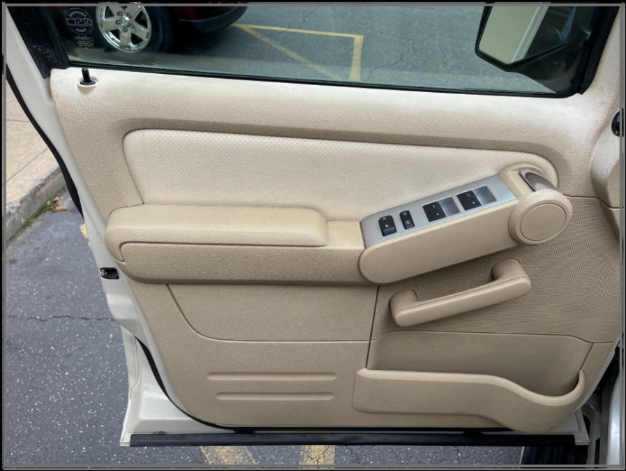 2006 Mercury Mountaineer 4dr Luxury AWD, available for sale in Huntington Station, New York | My Auto Inc.. Huntington Station, New York 2006 Mercury Mountaineer 4dr Luxury AWD, available for sale in Huntington Station, New York | My Auto Inc.. Huntington Station, New York