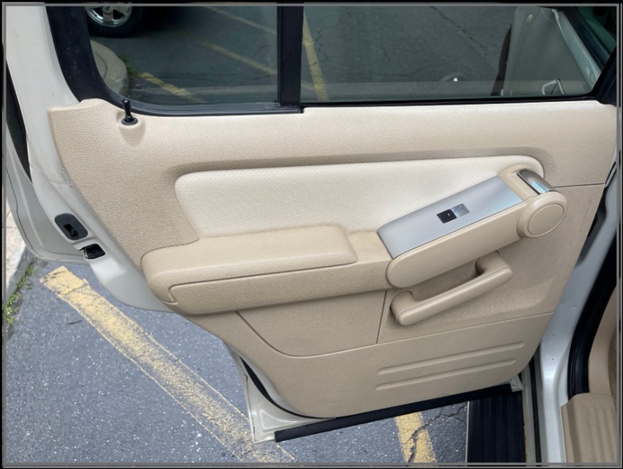 2006 Mercury Mountaineer 4dr Luxury AWD, available for sale in Huntington Station, New York | My Auto Inc.. Huntington Station, New York 2006 Mercury Mountaineer 4dr Luxury AWD, available for sale in Huntington Station, New York | My Auto Inc.. Huntington Station, New York