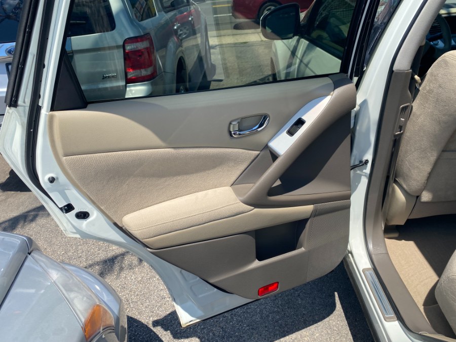 2010 Nissan Murano AWD 4dr LE, available for sale in Middle Village, New York | Middle Village Motors . Middle Village, New York 2010 Nissan Murano AWD 4dr LE, available for sale in Middle Village, New York | Middle Village Motors . Middle Village, New York